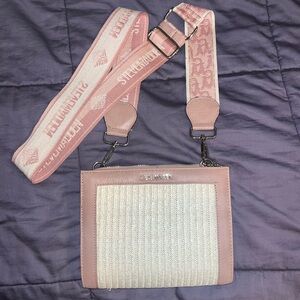 CLOSET CLEAR OUT!🎉 Steve Madden Pink Crossbody Bag